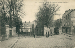 78 SEPTEUIL / La Façade Du Château Et La Place Du Pré / - Septeuil