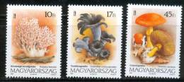 HUNGARY - 1993. Edible Mushrooms MNH!! Mi 4247-4249 - Unused Stamps