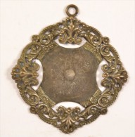 Ancien Pendentif En Métal Argenté Avec Système Porte Médaille / Photo / Pièce - Pendentifs