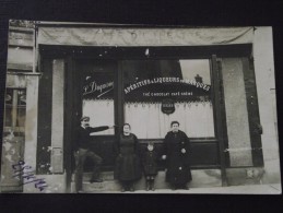 CAFE Du THEATRE " L. DUQUESNE " - Cafetier Et Sa Famille - Commerce - Carte-photo - 25 Novembre 1924 - A Voir ! - Cafés