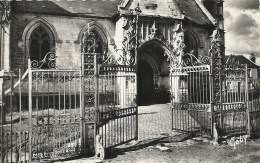 PICARDIE - 80 - SOMME - CRECY EN PONTHIEU - Entrée De L'église - Porche Et Grille - CPSM PF NB - Crecy En Ponthieu