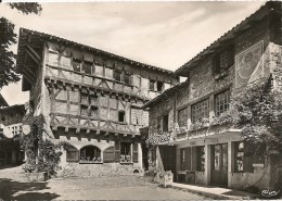 CITE DE PEROUGES L'OSTELLERIE DU VIEUX PEROUGES CADRAN SOLAIRE - Pérouges