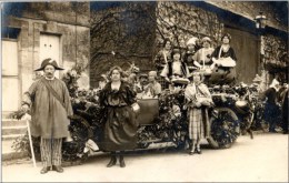 SEMBLANCAY (Indre-et-Loire 37) - Carnaval Dans Les Années 1930 Dans L´avenue De La Chasse Royale - Char Bauceron. - Semblançay