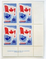 Canada  **  N° 377 -  Cent. De La Confédération - Sans  Bande  Bloc De 4 - Unused Stamps