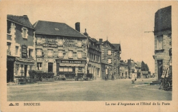 BRIOUZE LA RUE D'ARGENTAN ET L'HOTEL DE LA POSTE - Briouze