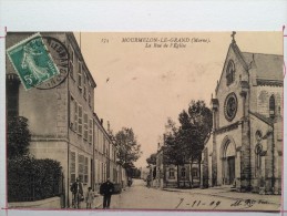 MOURMELON Le GRAND La Rue De L´Eglise, Animée - Mourmelon Le Grand