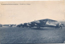 TOUSSUS-LE-NOBLE----ESCADRILLE DE PASSAGE - Toussus Le Noble