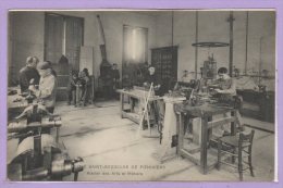 Delcampe - 45 - PITHIVIERS -- Ecole St Grégoire - Atelier Des Arts Et Métiers - Pithiviers