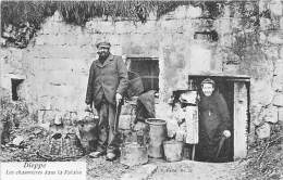 Dieppe    76  Chaumières Dans La Falaise - Dieppe