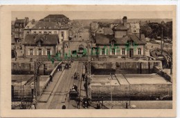 50 - CHERBOURG - LE PONT TOURNANT ET RUE DU VAL DE SAIR - Cherbourg