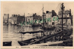 50 - CHERBOURG - LE QUAI DE CALIGNY ET BARQUES DANS L' AVANT PORT - TEXACO - Cherbourg