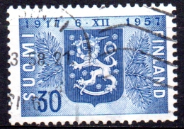 FINLAND 1957 40th Anniv Of Independence - 30m Arms Of Finland  FU THINNED CHEAP PRICE - Used Stamps