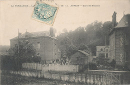 S S 303 / CPA    AUFFAY    (76  ) ECOLE  DES GARCONS - Auffay