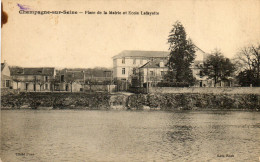 Champagne-sur-Seine. Place De La Mairie Et Ecole Lafayette. - Champagne Sur Seine