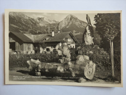 (4/5/65) AK "Fischen" Dorfplatz Mit Brunnen, Entschenkopf, Nebelhorn Und Rubihorn - Fischen