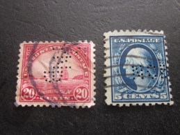 2 Timbres:US Postage USA United States Of America Perforé Perforés Perfin Perfins Stamp Perforated PERFORE  >Trés Bie - Perforés