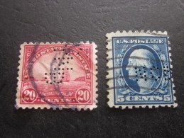 2 Timbres:US Postage USA United States Of America Perforé Perforés Perfin Perfins Stamp Perforated PERFORE  >Trés Bie - Perforados