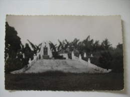 BANGUI  MONUMENT AUX MORTS DU BM 2 BATAILLON DE ROUX  Ed Carte Africaine Paris Excusivité Librairie Sirius Bangui - Centrafricaine (République)