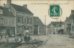 77 LE CHATELET EN BRIE / La Place Du Puits De L'Echelle / - Le Chatelet En Brie