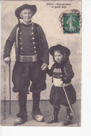 2850 - Grand-père Et Petit Gâs  -  Costumes De Bretagne - Trachten