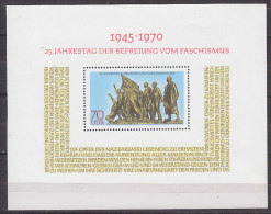 B1694 - ALLEMAGNE ORIENTALE DDR BF Yv N°27 ** - 1950-1970