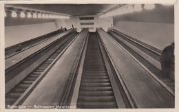 Pays-Bas - / Rotterdam / Escalator Maastunnel - Rotterdam