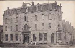 LE CREUSOT (Saône Et Loire) Terminus Hôtel - COMMERCE - VOIR 2 SCANS - - Le Creusot