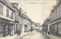 LA GUERCHE   LA GRANDE RUE    TRES BELLE  CARTE  ANIMEE - La Guerche Sur L'Aubois