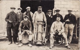 Carte Postale Photo Personnel FABRIQUE Tuyaux USINE Saint-Jean-AUBUSSON-NIORT-SAINT-OUEN-SALANDROUZE-RIVE DE-GIER ?? - Industrie