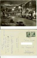 Faenza (Ravenna): Piazza Della Libertà E Piazza Del Popolo - Notturno. Cartolina B/n FG Vg 1966 (auto) - Faenza
