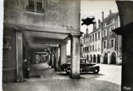 71-LOUHANS-Cpsm Grand Format-Les Arcades De La Grande Rue-animée,belle Voiture Automobile Ancienne - Louhans