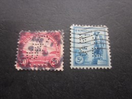 2 Timbres:US Postage USA United States Of America Perforé Perforés Perfin Perfins Stamp Perforated PERFORE  >Trés Bie - Perforés