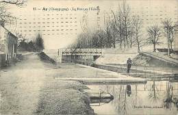 Depts Divers - Marne -ref M978- Ay - Le Pont Et L Ecluse - Theme Ecluses   - - Ay En Champagne