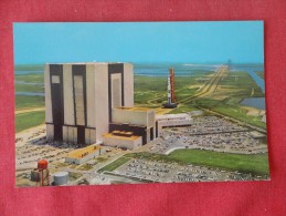 Saturn Space Vehicles Are Assembled For Lunar Launch-----Kennedy Space Center Fl   Not Mailed    Ref 1329 - Espacio