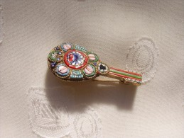 BROCHE ANCIENNE EN MICRO MOSAIQUE - Brooches