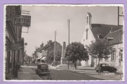 Delcampe - 89 - CHARNY -- Place De L'Eglise - 1956 - Charny