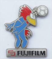 Pin's FUJIFILM - FOOTIX - Mascotte Coupe Du Monde 1998 - Arthus Bertrand - Zamac - D666 - Arthus Bertrand