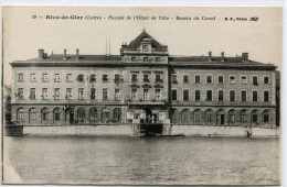 CPA 42 RIVE DE GIER FACADE DE L HOTEL DE VILLE BASSIN DU CANAL - Rive De Gier