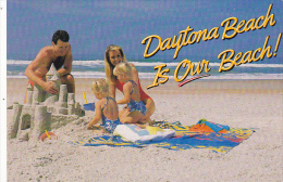 Florida Daytona Family Building A Sand Castle - Daytona
