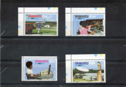 VANUATU : Année Mondiale Des Communications: Embarquement Du Courrier, Standzrdistes, Opérateur Télex, Station Terrienne - Vanuatu (1980-...)