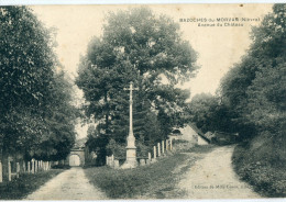 58 - Bazoches Du Morvan : Avenue Du Château - Bazoches