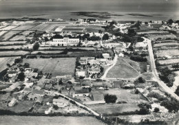 44 // LA PLAINE SUR MER   Vue Aérienne, Le Port Giraud, Colonie De Trélazé  Edit Combier  235.69 - La-Plaine-sur-Mer