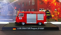 COLLEZIONE CARRI DEI POMPIERI - VIGILI DEL FUOCO DEL PRADO -GERMANIA - 1984 VSR PEUGEOT J9 BBP - 1:50 - Autres & Non Classés