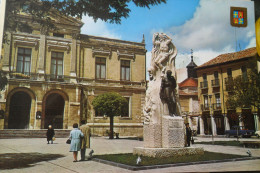 Palencia Ayuntamiento Y Monumento - Palencia