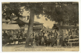 SAINT-HILAIRE-des-LOGES. - Les Halles Un Jour De Foire.  Superbe Cliché. Carte Rare - Saint Hilaire Des Loges