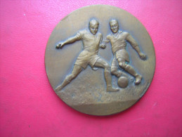 MEDAILLE BRONZE SUR LE FOOT  SIGNEE CONTAUX  FINALE 3 E DIVISION E Et L ( 28 ) 1976 - FOOTBALLEURS / FOOTBALL - Professionals / Firms