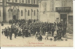 CPA  LAFRANCAISE, Sortie De La Messe 10199 - Lafrancaise