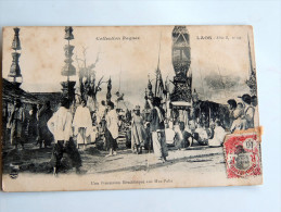 Carte Postale Ancienne : LAOS : Une Procession Bouddhique Aux Hua Pahn , Timbre - Laos