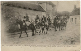 Patrouille De Spahis Marocains Traversant Le Village De Ribecourt (Guerre 1914-1915) - Ribecourt Dreslincourt