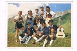 21170 ( 2 Scans ) Volkstumsgruppe " Die Lustigen Arlberger " St Anton A/A Tyrol Austria - St. Anton Am Arlberg